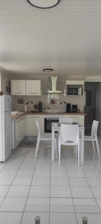 Maison 2 Chambres Avec Jardin Kahouanne Luaran gambar